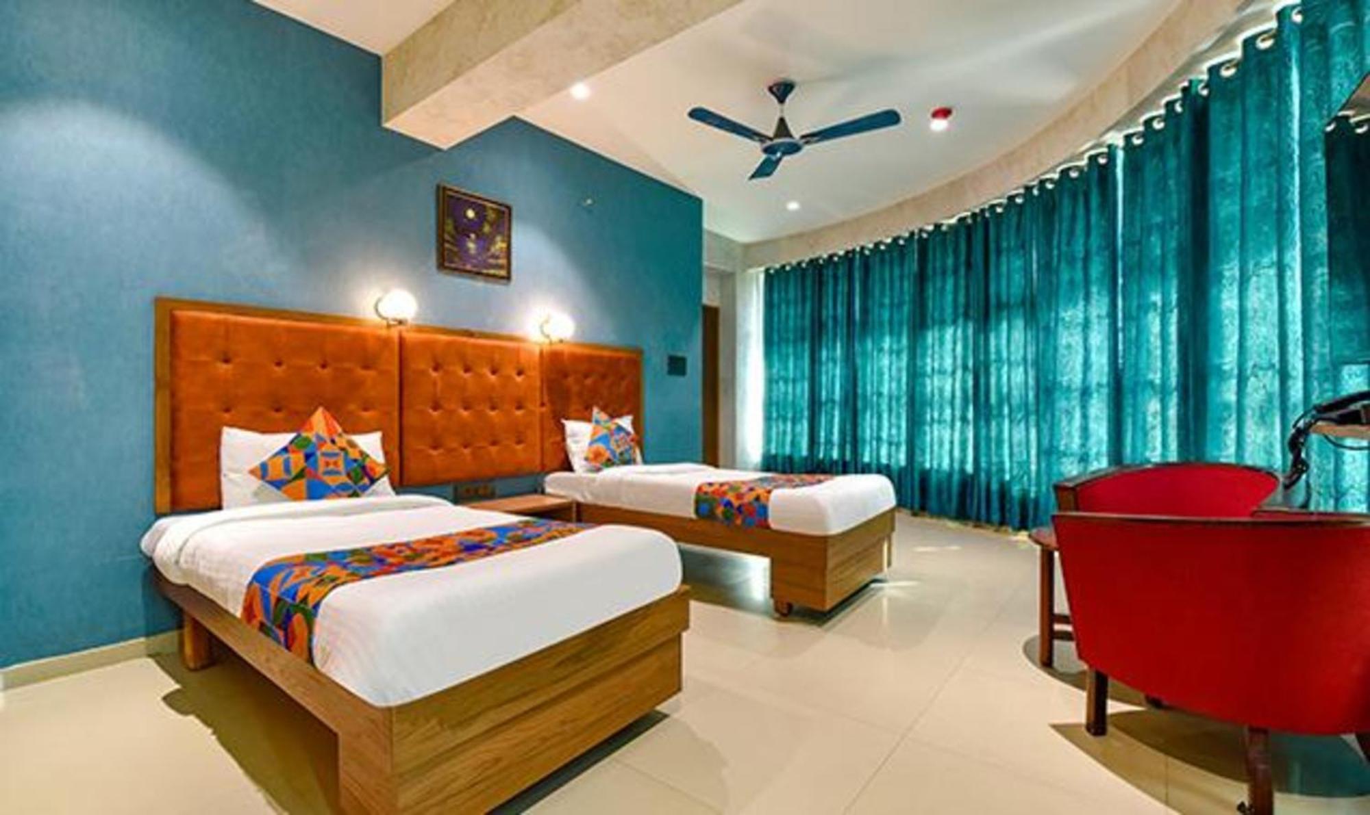 Collection O 88939 Siddharth Corporate Gandhinagar Exterior foto