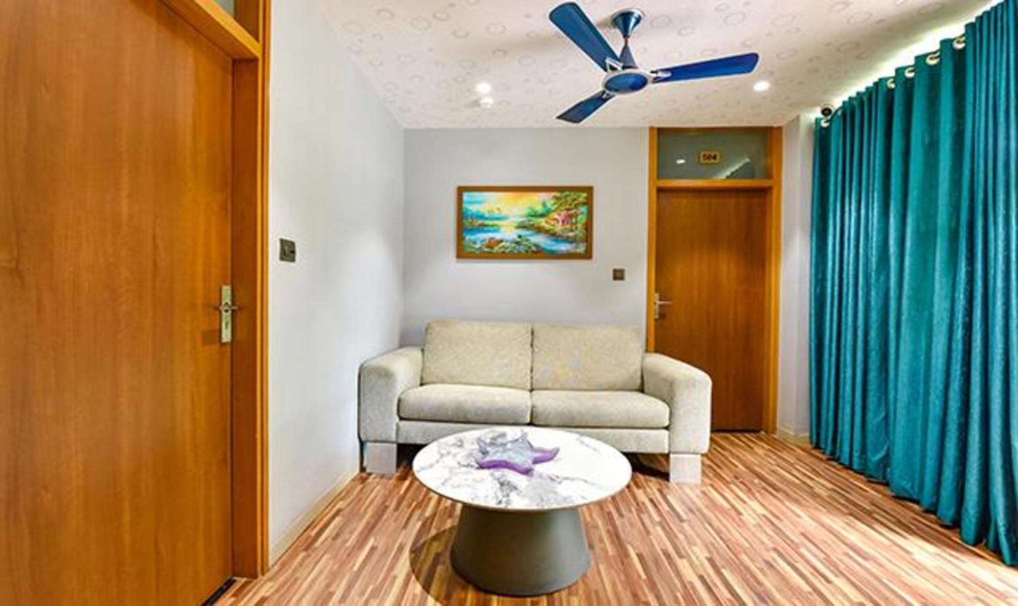Collection O 88939 Siddharth Corporate Gandhinagar Exterior foto