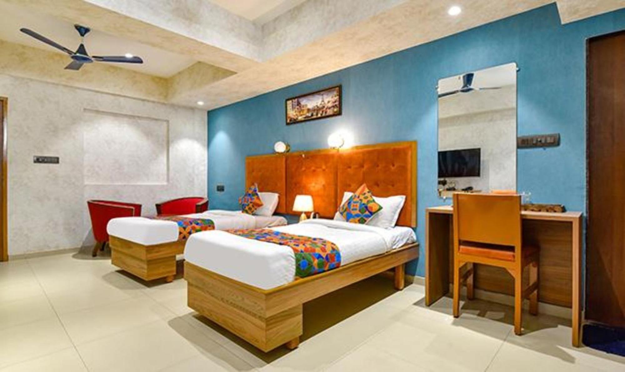 Collection O 88939 Siddharth Corporate Gandhinagar Exterior foto