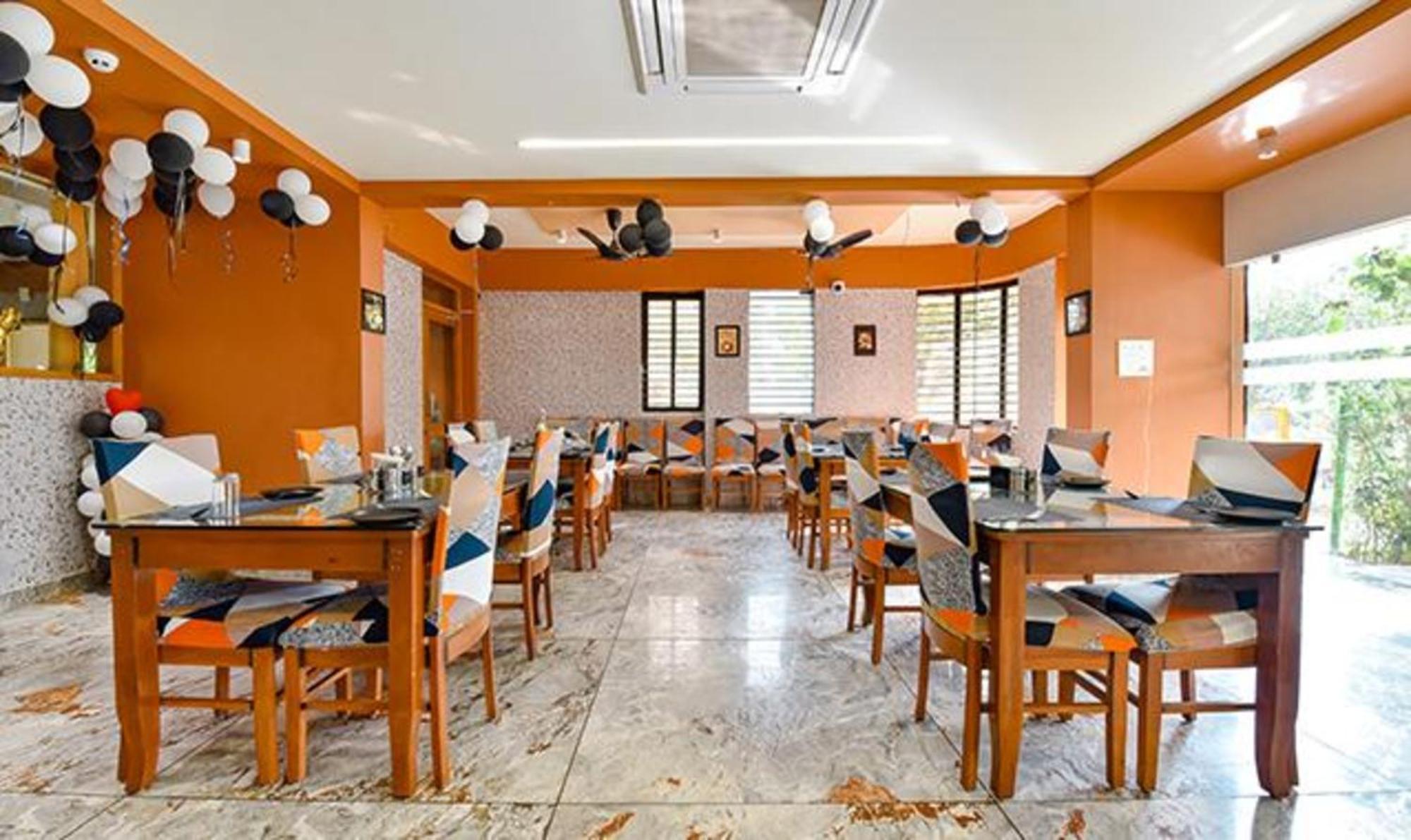 Collection O 88939 Siddharth Corporate Gandhinagar Exterior foto