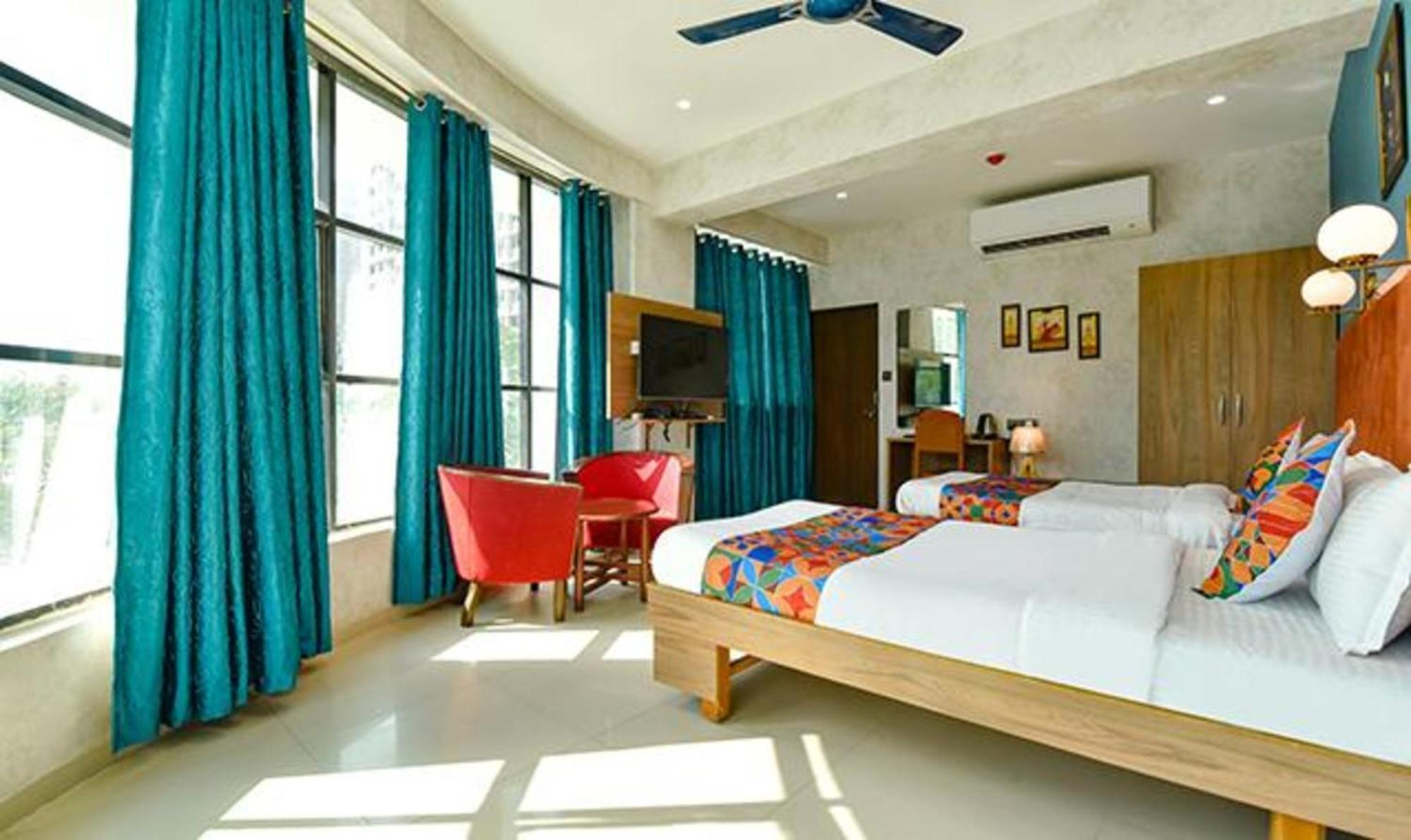 Collection O 88939 Siddharth Corporate Gandhinagar Exterior foto