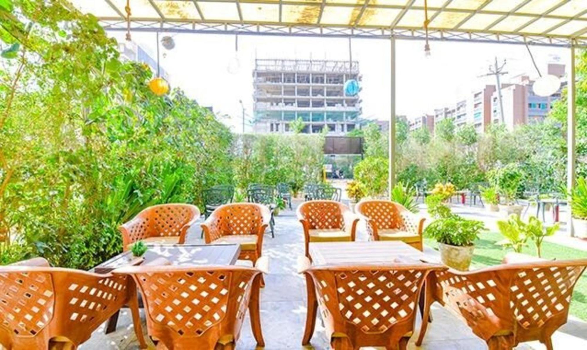 Collection O 88939 Siddharth Corporate Gandhinagar Exterior foto
