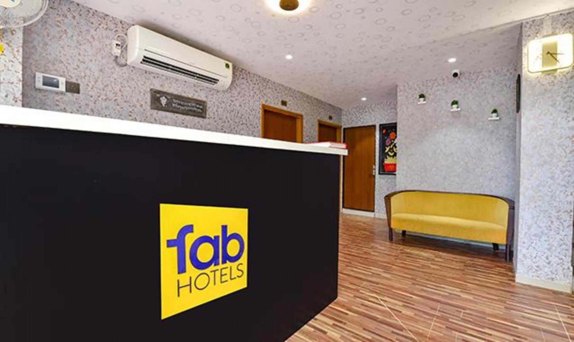 Collection O 88939 Siddharth Corporate Gandhinagar Exterior foto
